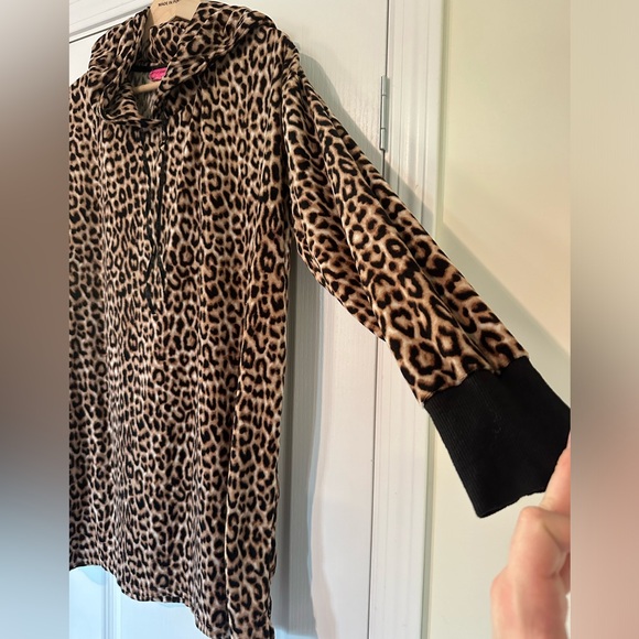 Betsey Johnson fleecy hooded nightgown - Picture 6 of 10